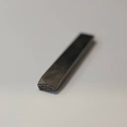 Poinçon acier (logo) — vue 2