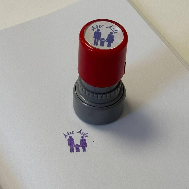 Tampon encreur enseignant Avec aide (violet) — vue 1