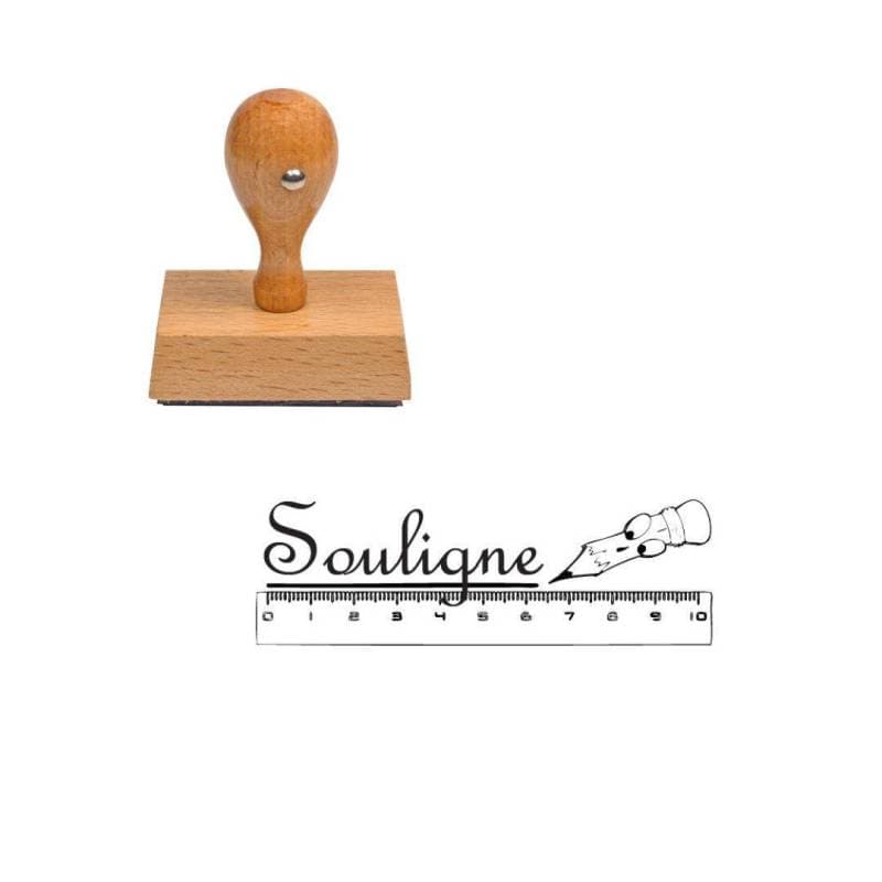 Tampon enseignant souligne à la règle en bois n°109 — vue 1
